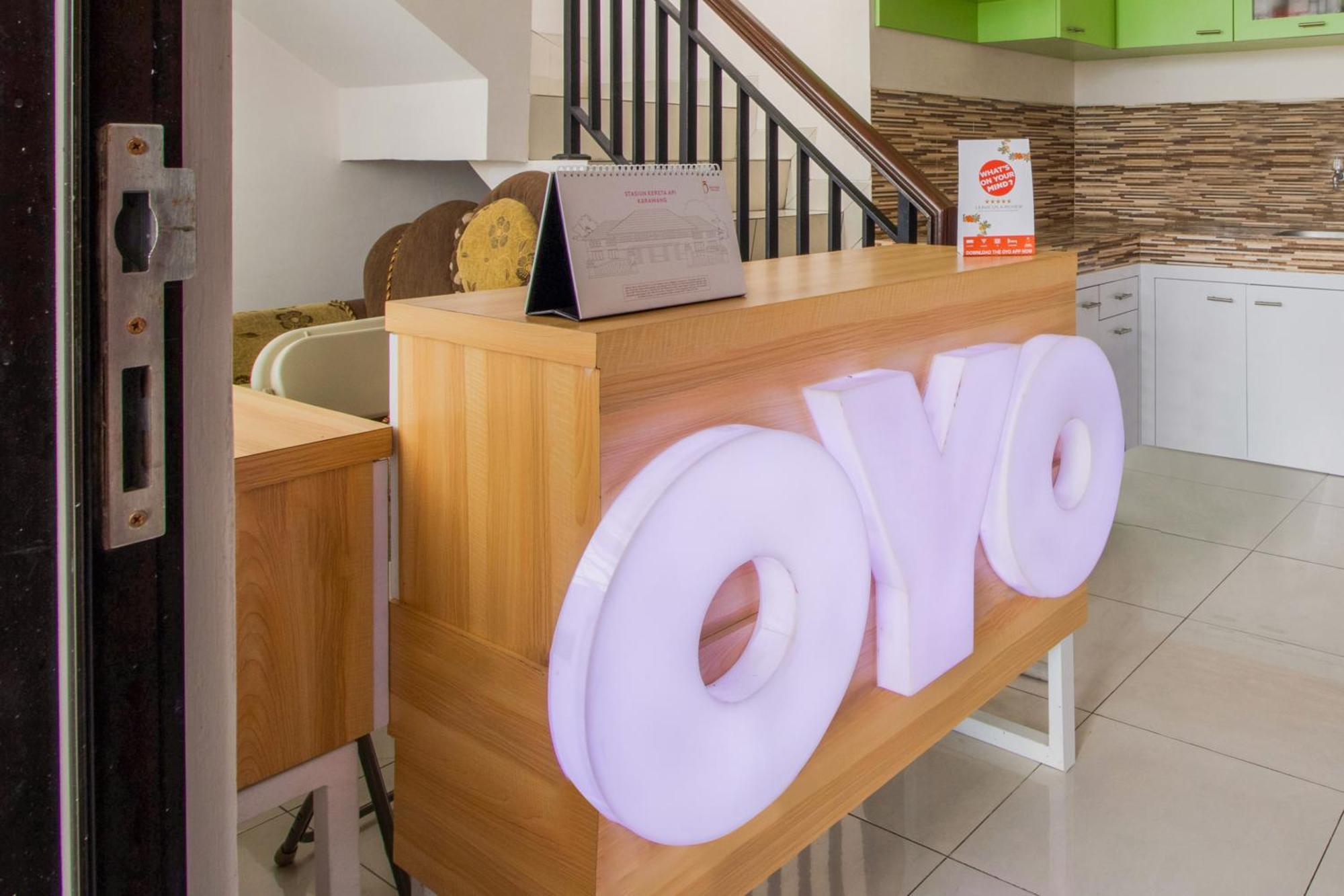 Hotel Oyo 3256 Rukost I8 Karawang Exterior foto